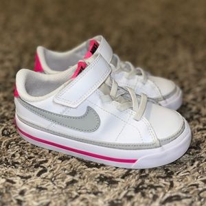 Nike toddler shoes size 8c